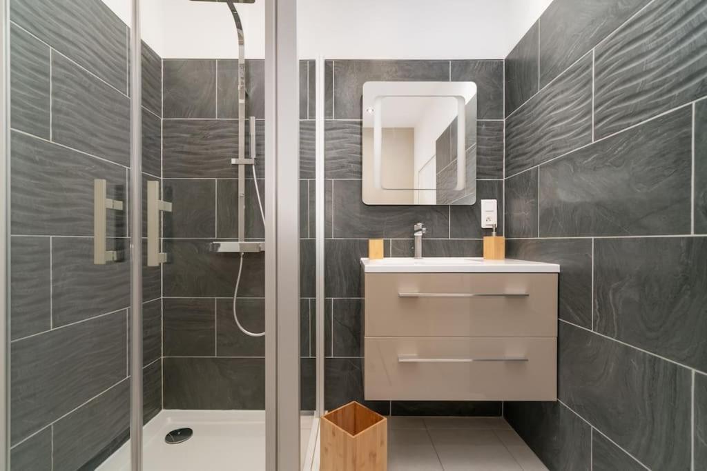 Superbe Appartement A Une Minute A Pied De La Gare إبينال المظهر الخارجي الصورة
