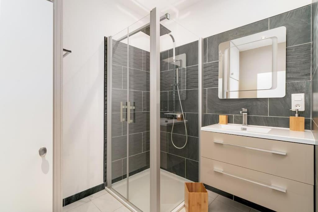Superbe Appartement A Une Minute A Pied De La Gare إبينال المظهر الخارجي الصورة