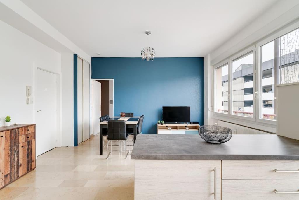Superbe Appartement A Une Minute A Pied De La Gare إبينال المظهر الخارجي الصورة
